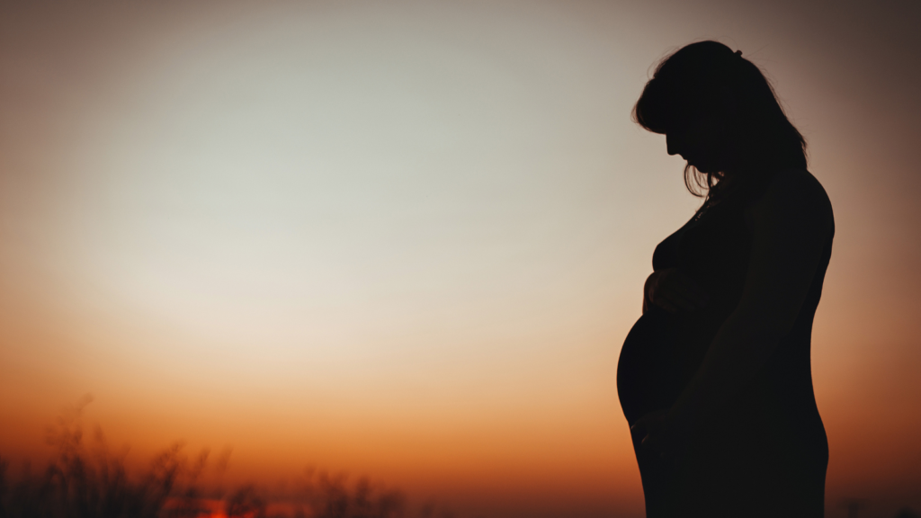 A Pregnant Woman’s Guide to Sleep: Navigating Restful Nights